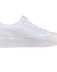 Sneakers Adidas Nizza Platform bianche da donna con suola rialzata, tomaia in canvas, dettagli in pelle e logo Adidas laterale - esterna
