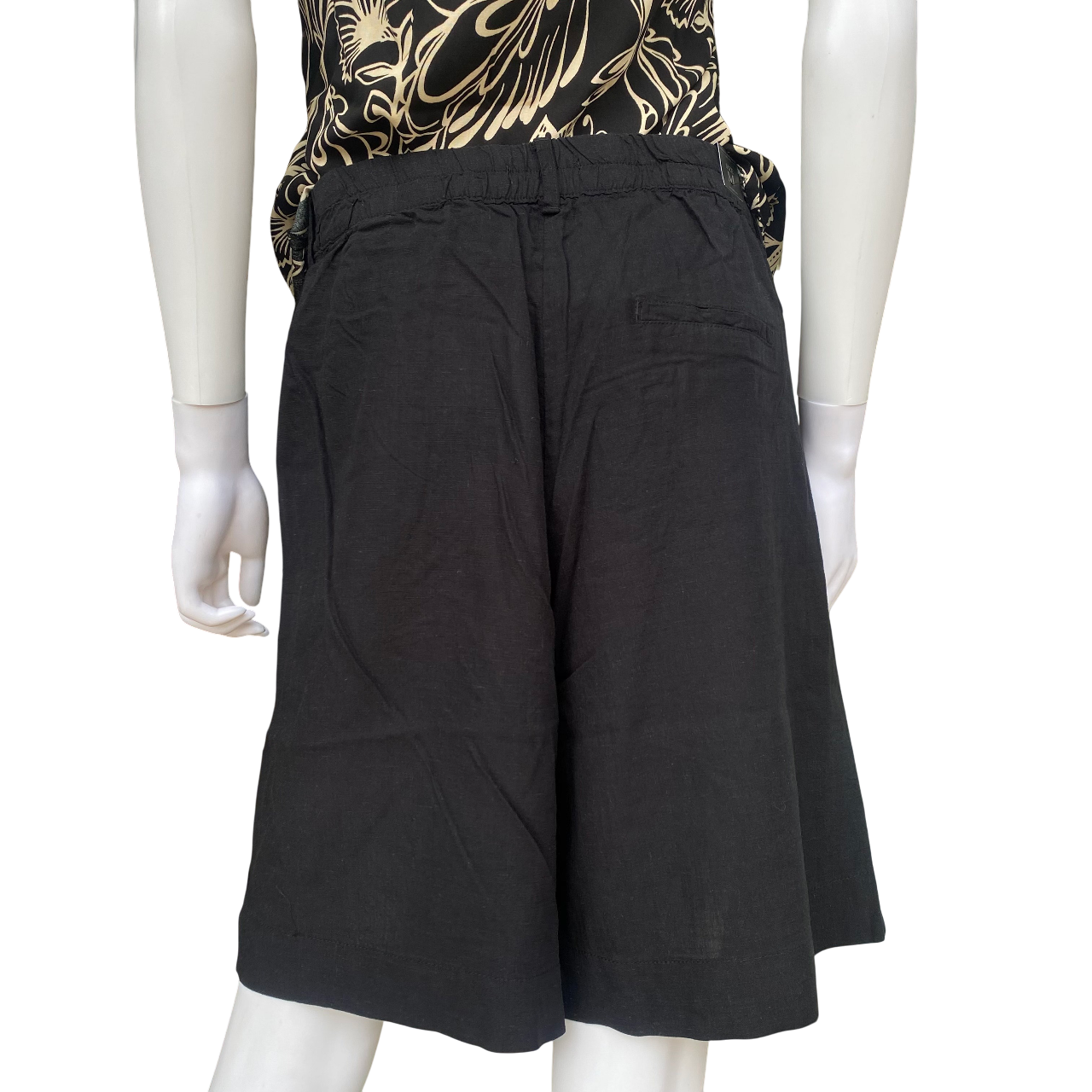 Pantaloncino nero fresco estivo Astrolabio da donna modello CA63 500, shorts elegante in misto lino e viscosa ideale per l'estate - posteriore
