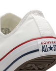 Dettaglio tallone Chuck Taylor All Star OX M7652C, sneakers bianche basse autentiche Converse