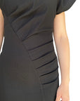 Dettaglio motivo arricciato abito lungo Yes Zee donna nero per design sofisticato e texture elegante