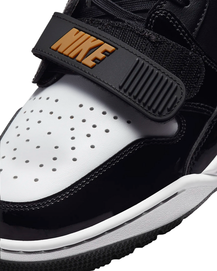 Jordan men's sneakers shoe Air Jordan Legacy 312 Low black gold white