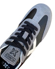 Sneakers Munich BARRU 163 8290163 vista dall'alto con tomaia vintage classica e design emblematico nero