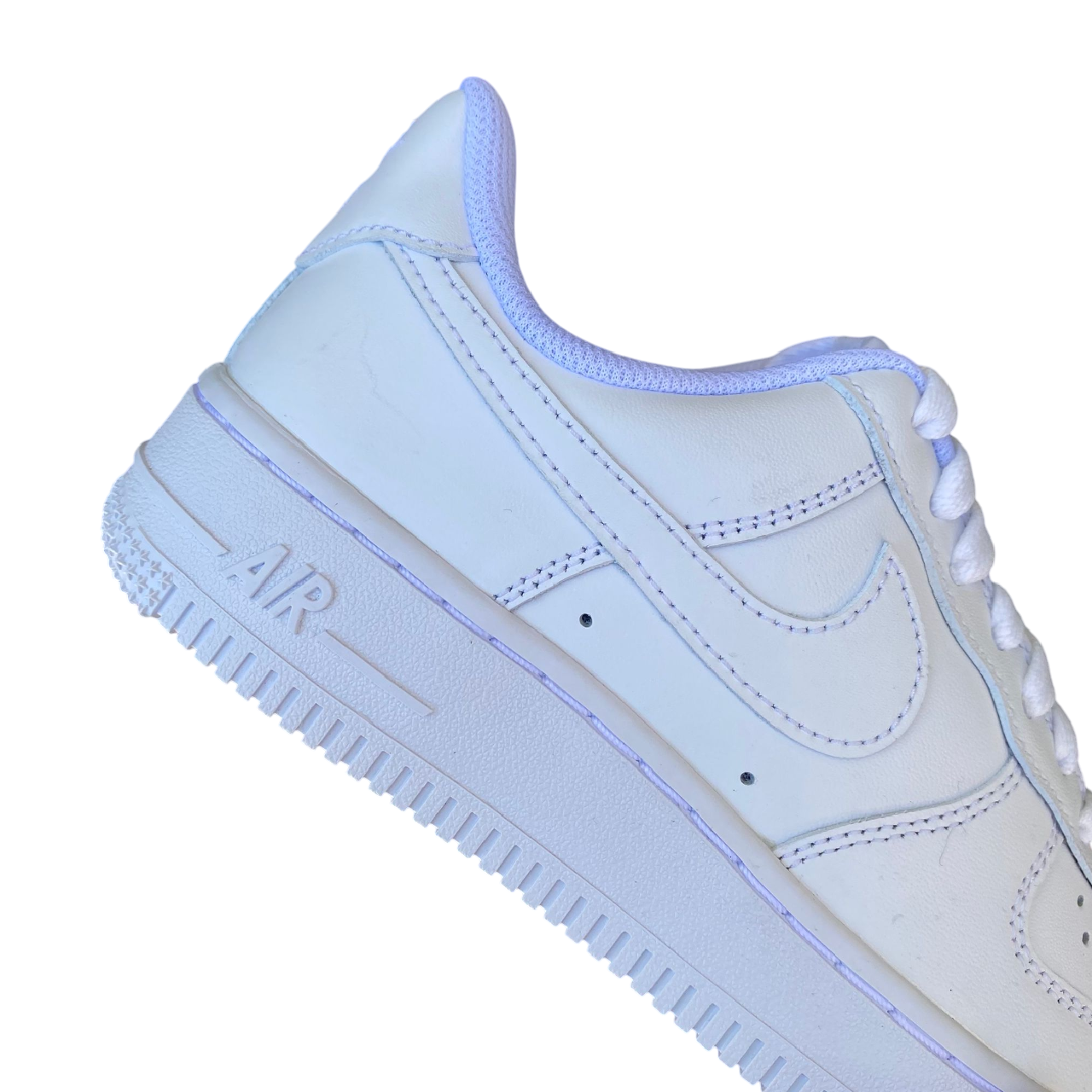 Nike DD8959-100 Air Force 1 '07 Bianco - Sneakers Donna Stile Iconico - vista frontale swoosh
