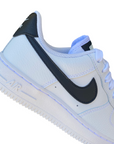 Nike DD8959-103 Air Force 1 '07 Bianco Nero - Sneakers Donna Stile Iconico - vista frontale swoosh
