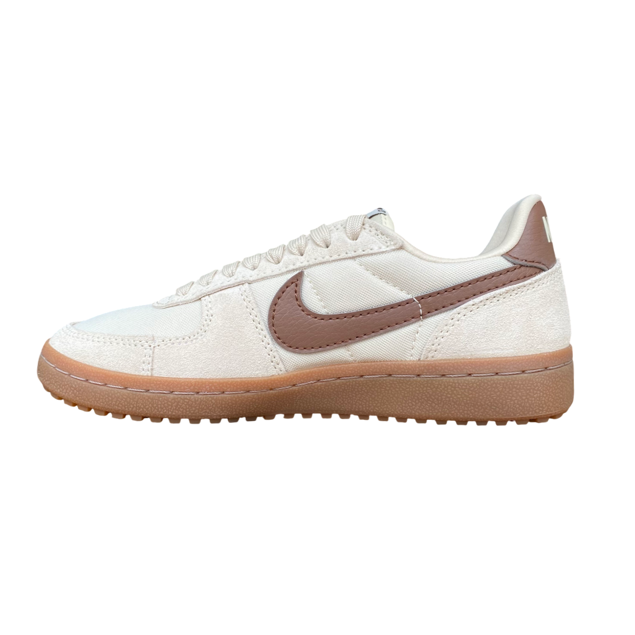 Vista laterale interna delle Nike Field General HJ6000-200 sabbia-marrone, calzature donna con dettagli in contrasto