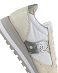 Sneakers Saucony Jazz Triple bianco-argento da donna con suola rialzata, dettagli metallizzati, logo Saucony laterale e design chunky moderno - tacco