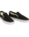 Sneakers Vans Classic Slip-On VN000EYEBLK nere in canvas con design slip-on senza lacci iconico, vista frontale