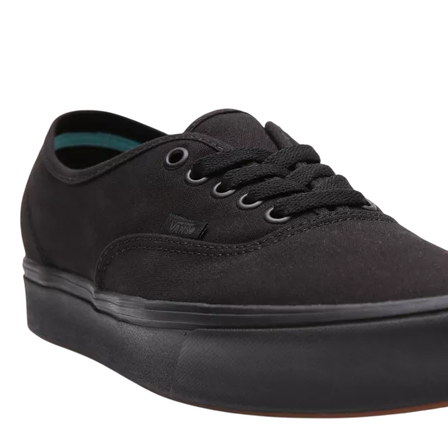 Vans Comfycush Authentic nere unisex, modello VN0A3WM7VND con suola ComfyCush e battistrada waffle - lacci