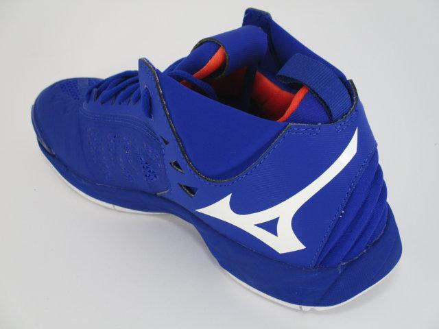 Mizuno Wave Momentum Mid V1GA191700 volleyball shoe