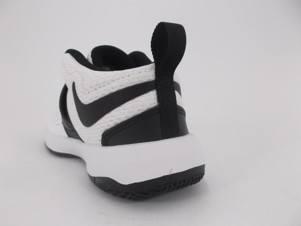 Nike Team Hustle 8 basketball shoe 881943 100