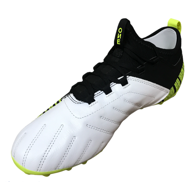 Puma scarpa da calcio da uomo One 5.3 MG 105646 02 bianco-nero-giallo