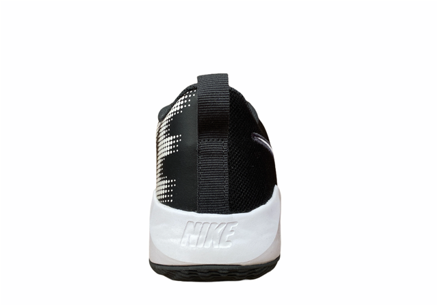 Nike boys basketball shoe Team Hustle Quick 2 AT5298 002 black-white