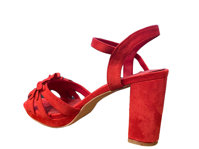 Xti women's shoe with heel and floral decoration on the band Rolo 35044 red
