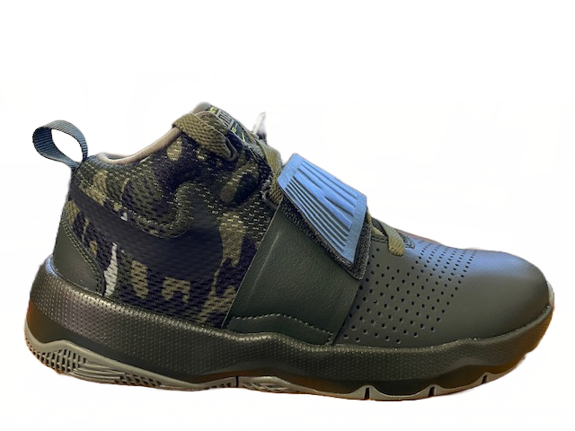 Nike junior basketball shoe Team Hustle 8 881941 301 olive