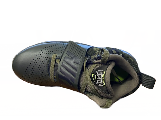 Nike junior basketball shoe Team Hustle 8 881941 301 olive