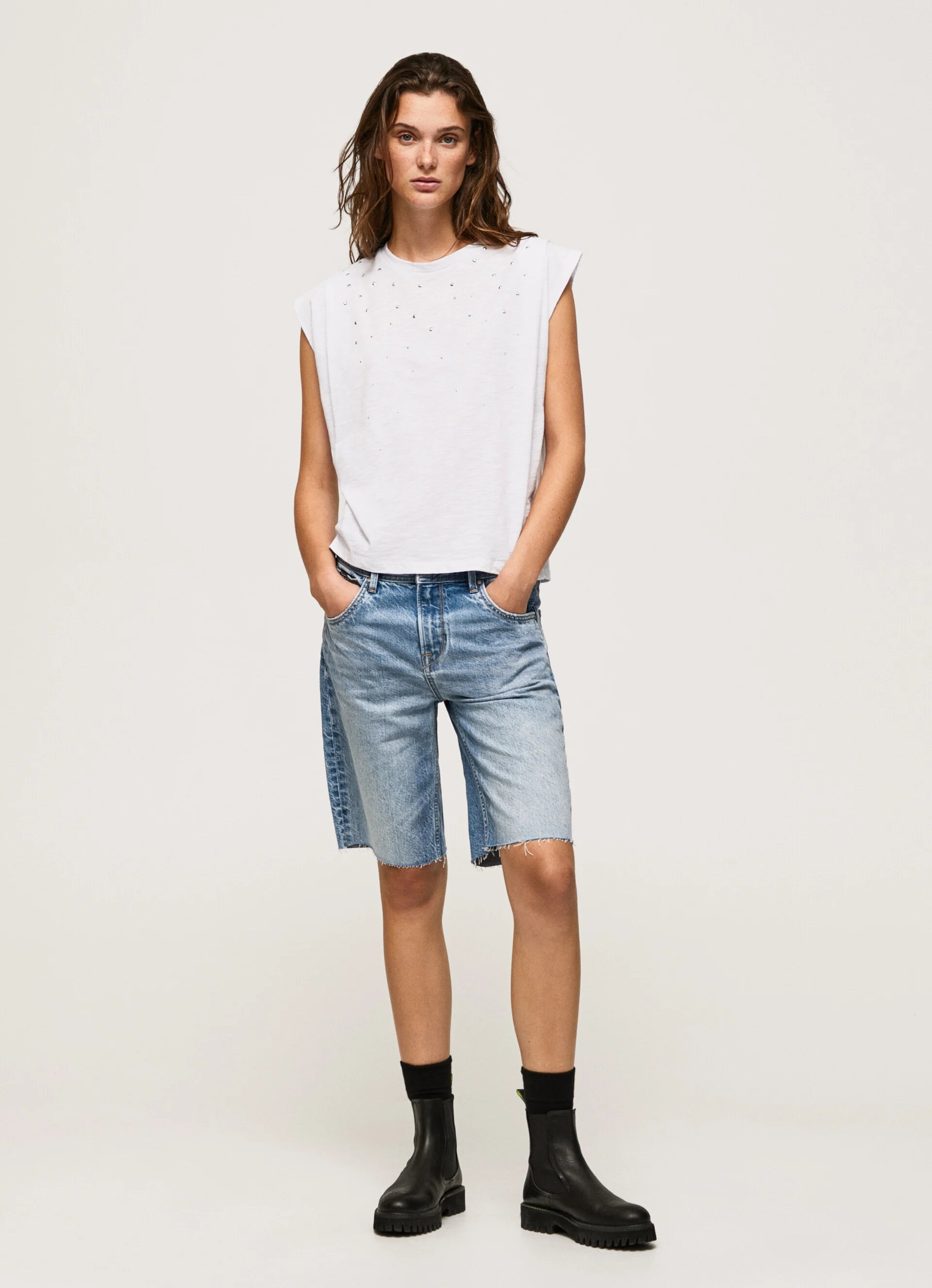 Pepe jeans sleeveless t-shirt with Morgana studs PL505425 800 white