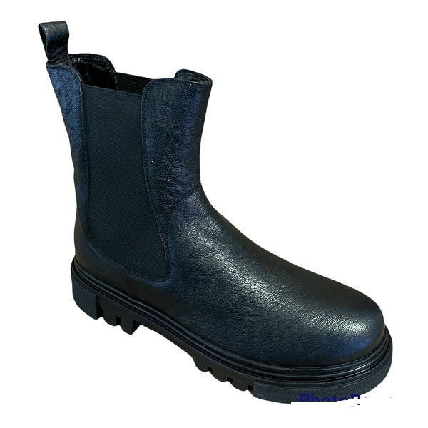 Hosis Chelsea boots in wrinkled leather with side elastic PRF2580 black