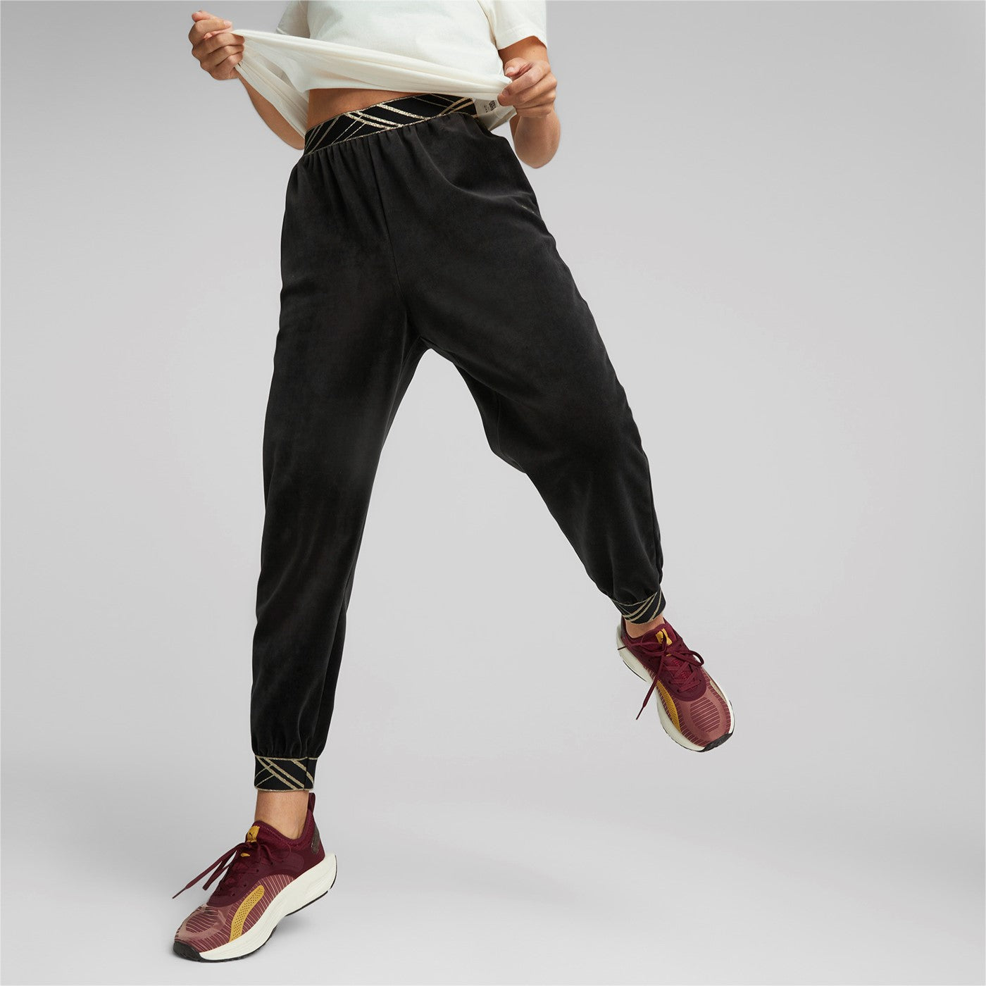 Puma pantalone da donna in velluto Deco Glam 522255 01 black