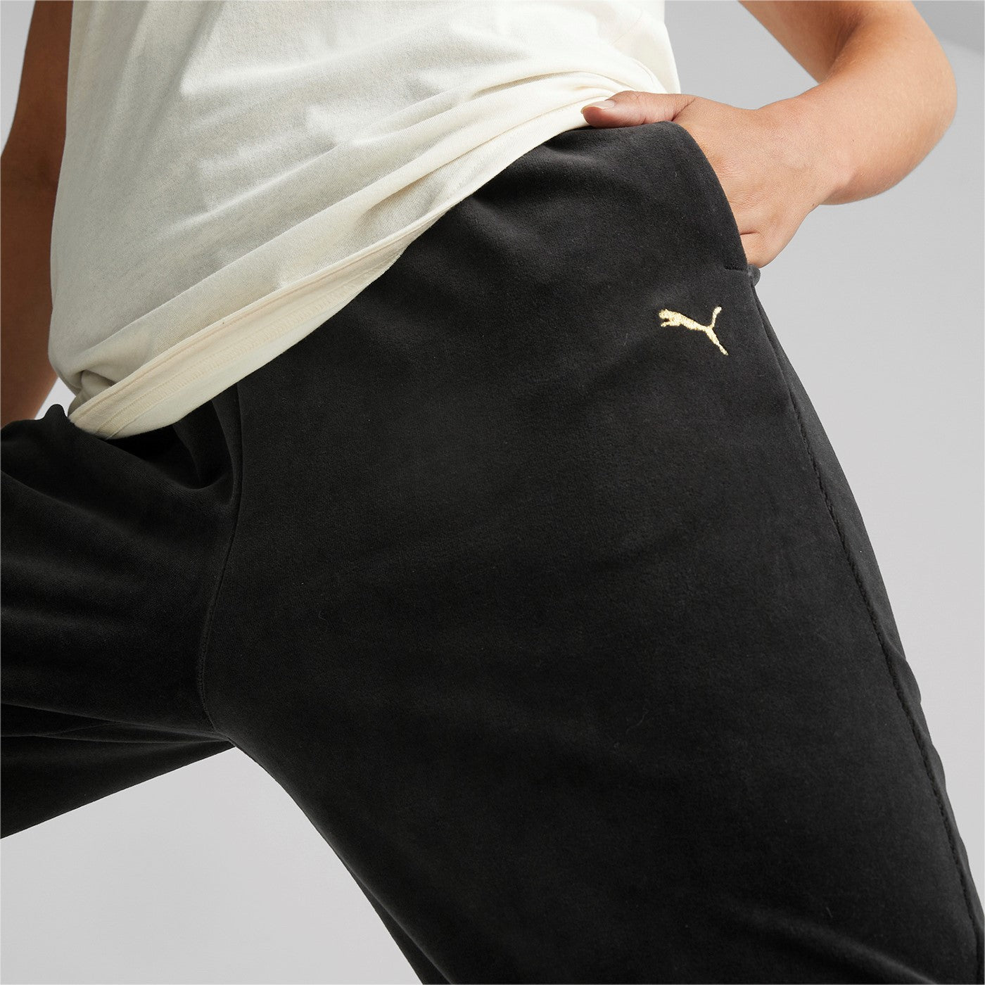Puma pantalone da donna in velluto Deco Glam 522255 01 black