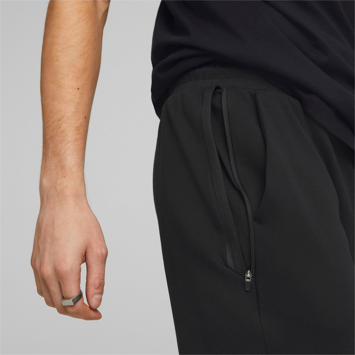 Puma RAD/CAL DK trousers 849782 01 black