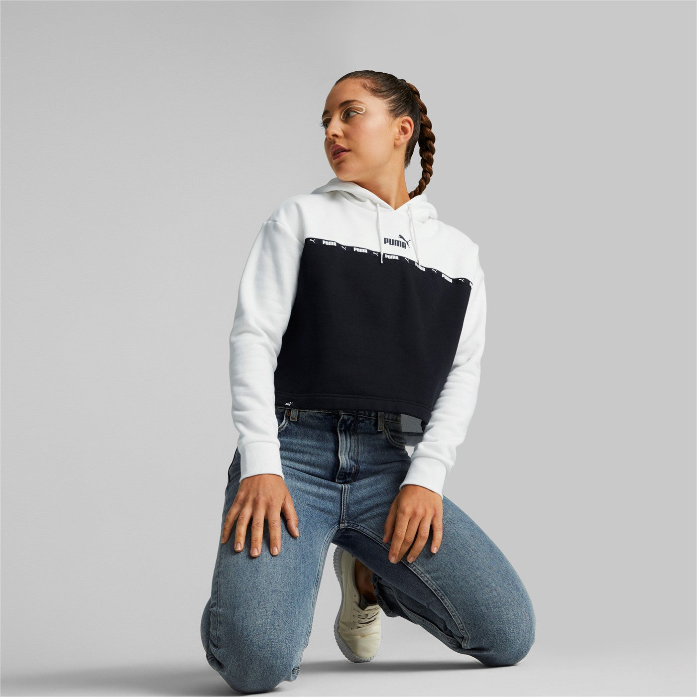 Puma Felpa da donna con cappuccio bicolore Power Tape 849946 02 bianco nero