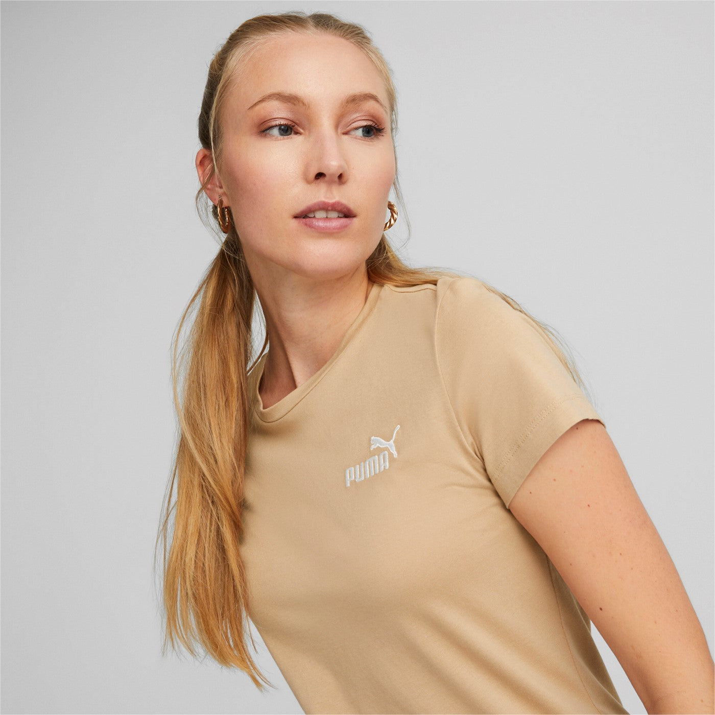 Puma women's sports t-shirt Mini Logo ESS+ Embroidery Tee 848331-89 beige