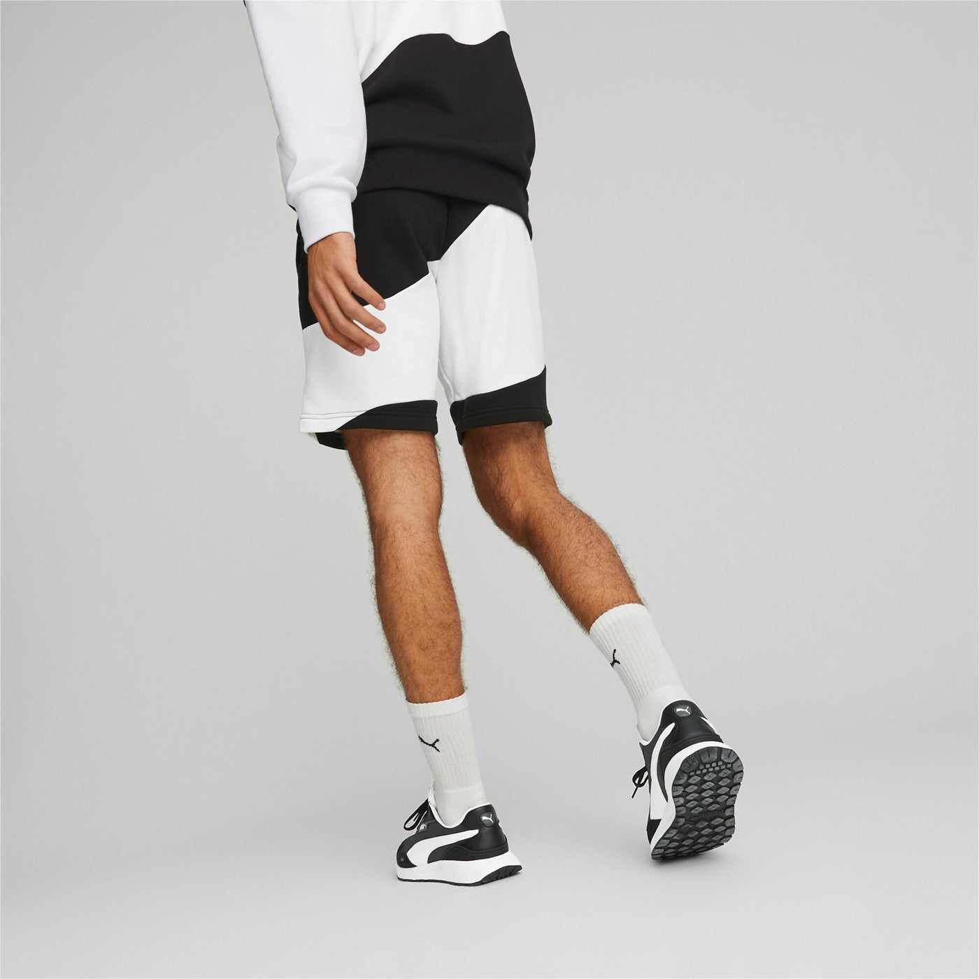 Puma Pantaloncino sportivo da uomo Power Cat Shorts 9" TR 675175-01 nero