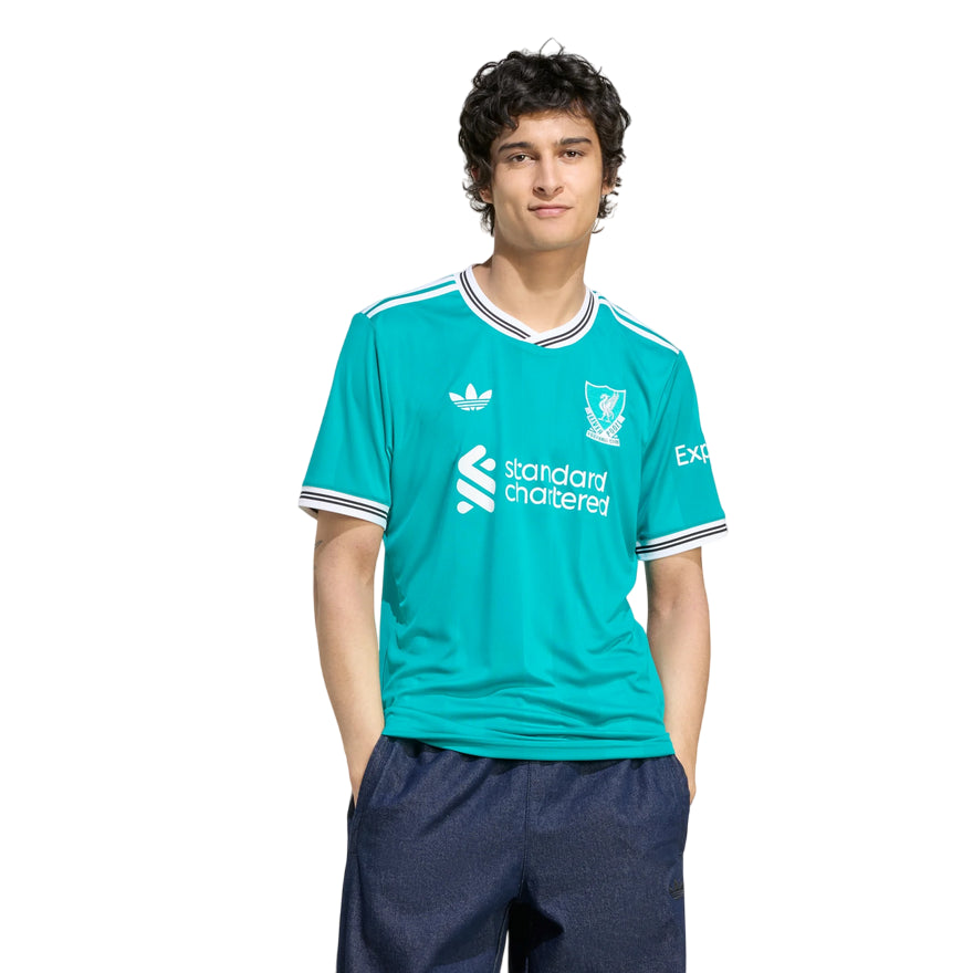 Adidas Maglia Liverpool FC 25/26 JV6428 Verde - Maglia Calcio Ufficiale con Tecnologia AEROREADY - frontale indossata 