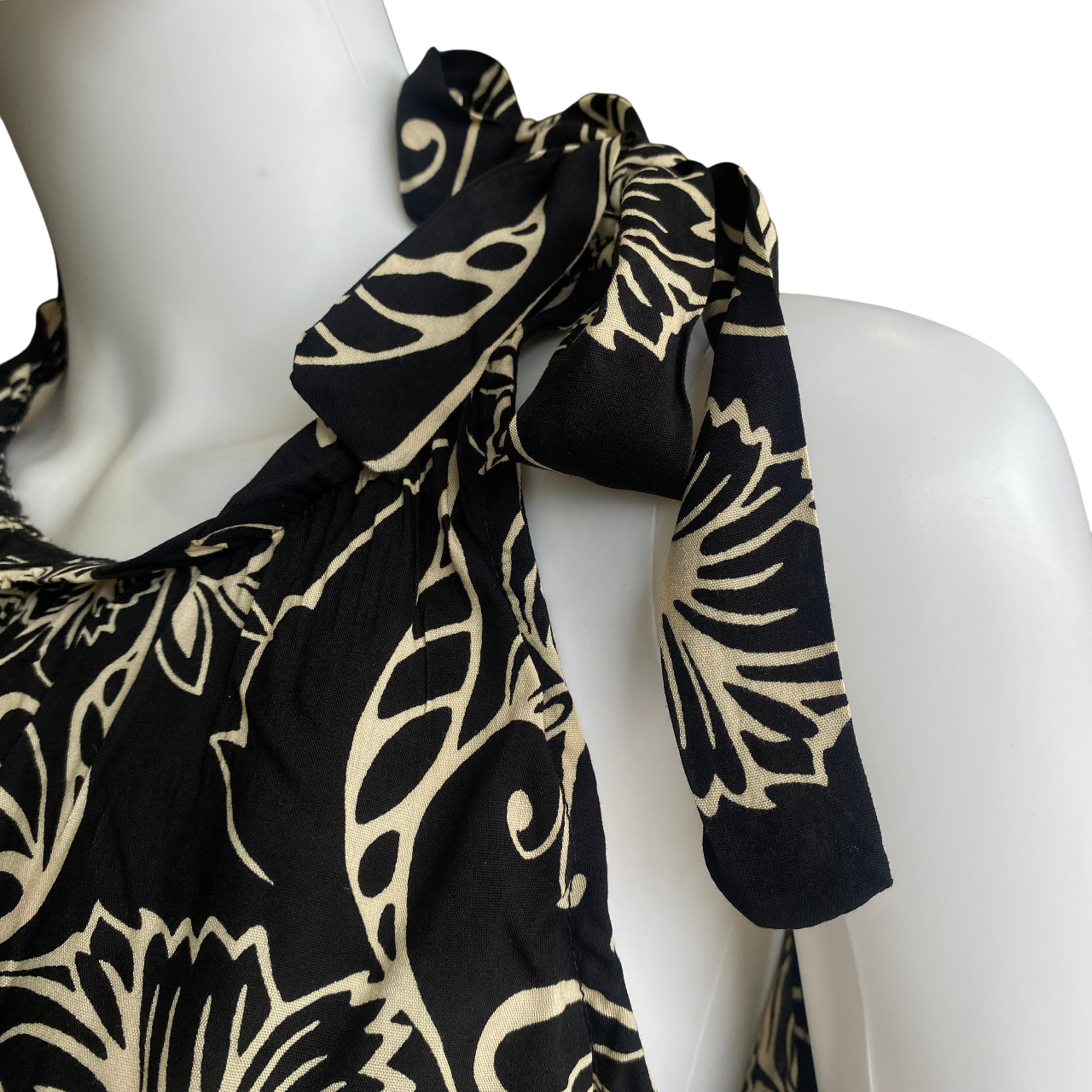 Camicia nera fantasia Astrolabio da donna modello CA6C T68H con nodo alla spalla, blusa elegante e versatile - nodo