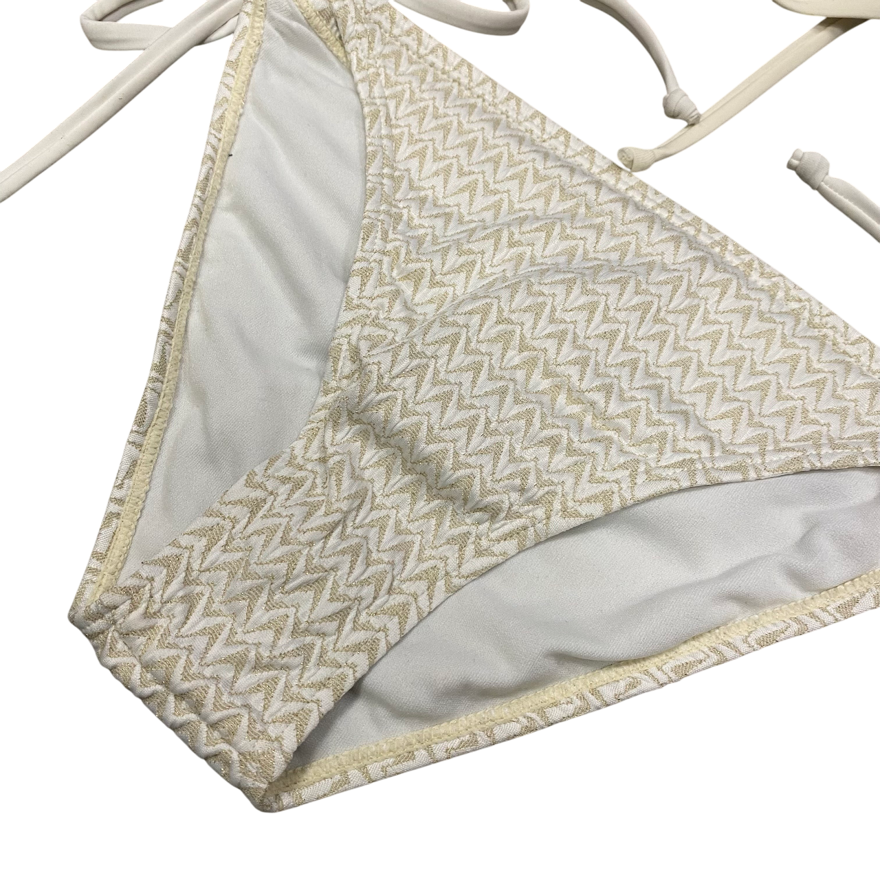 Costume da bagno bianco oro due pezzi Astrolabio da donna modello M78W 011, bikini elegante con dettagli dorati ideale per spiaggia e piscina - trama