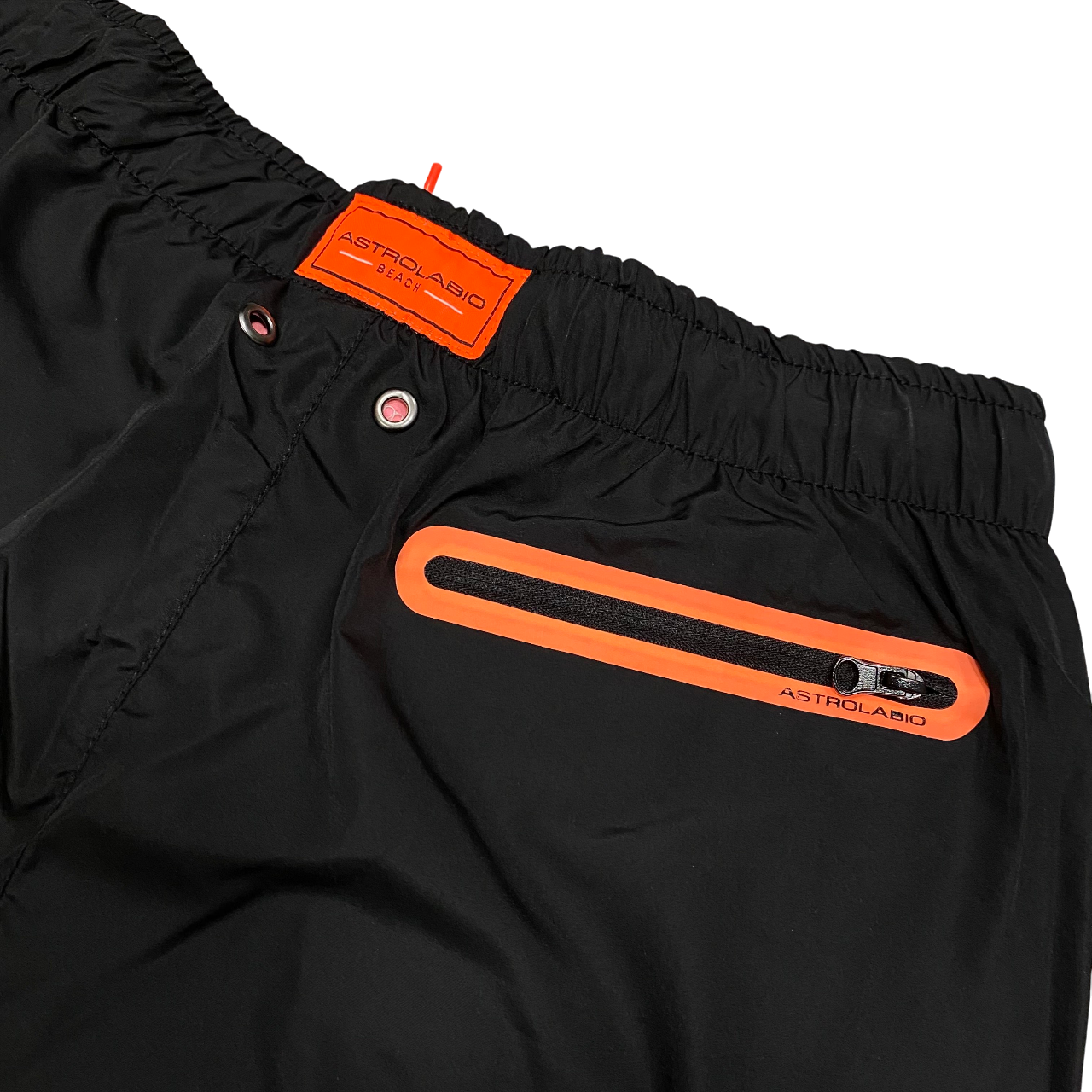 Costume nero a pantaloncino Astrolabio da uomo modello M87C P7Y con taschino posteriore con cerniera, ideale per spiaggia e piscina - taschino 