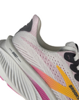 Scarpe running Brooks Ghost 17 da donna colore ostrica-albicocca dettaglio tallone con rinforzo strutturale