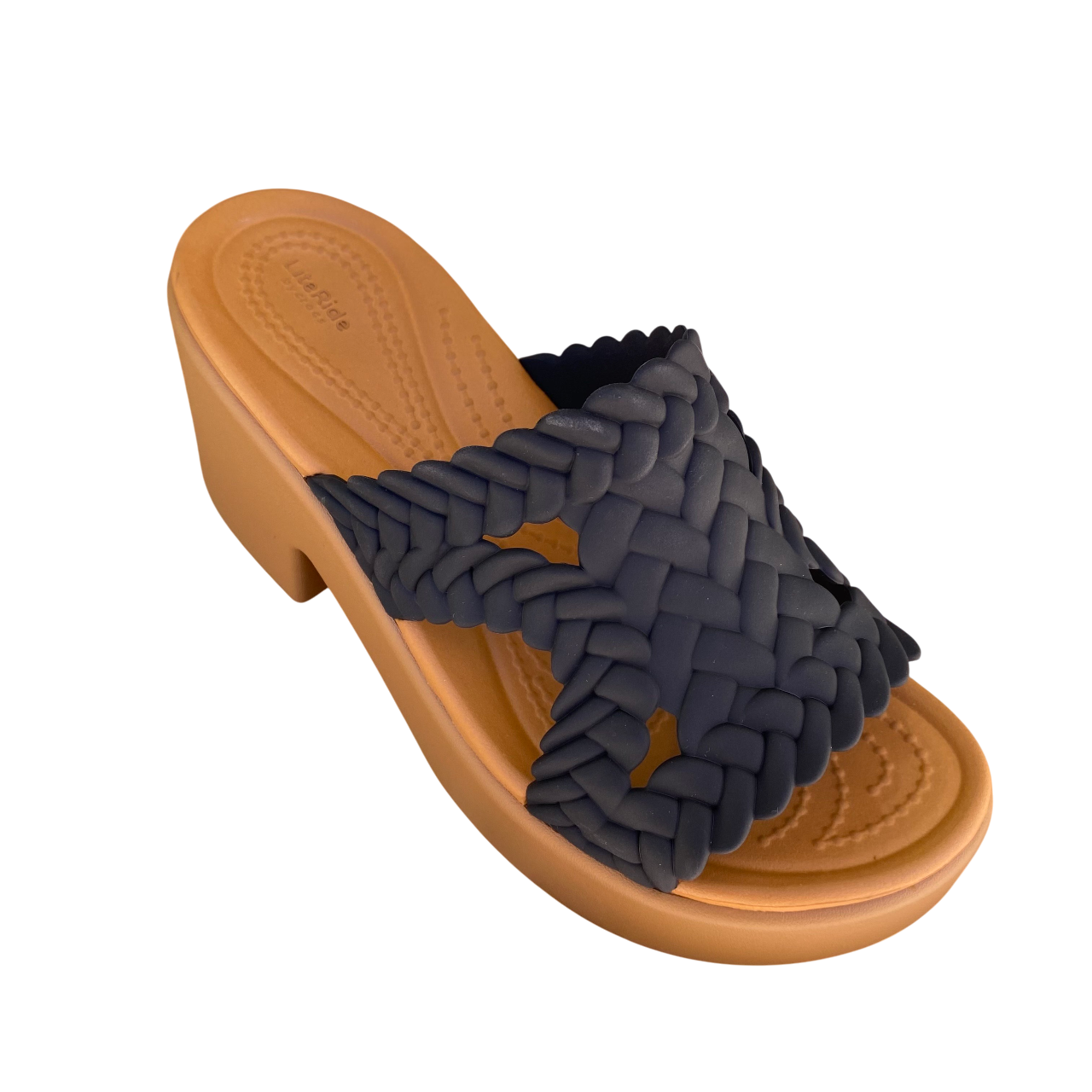 Dettaglio tomaia intrecciata sandalo Crocs Brooklyn Woven Slide nero da donna