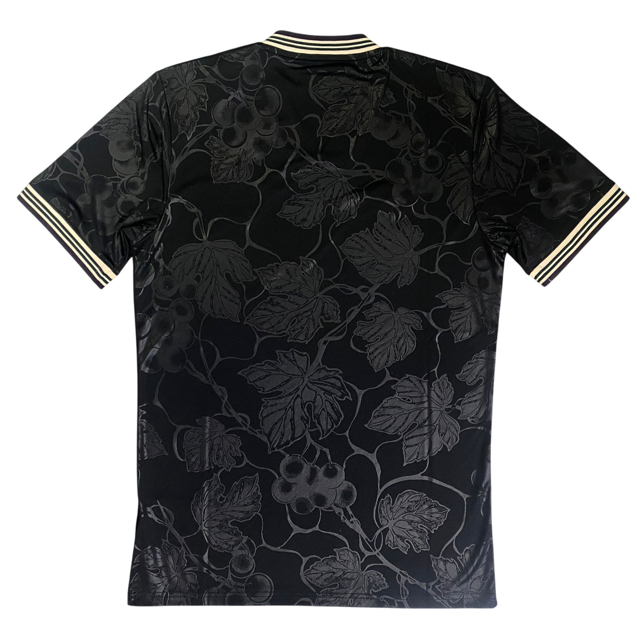 Vista Posteriore Maglia ufficiale Juventus Adidas Originals terza divisa nera con scollo a V e design ispirato ai vigneti piemontesi