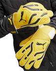 Puma goalkeeper glove Ultra Play RC 041862-04 yellow black