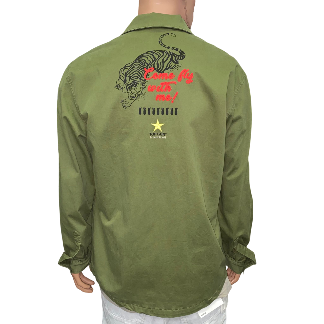 Camicione verde militare Top Gun da uomo con toppe ricamate decorative, design oversize, tasche frontali e dettagli ispirati allo stile aviatore - posteriore
