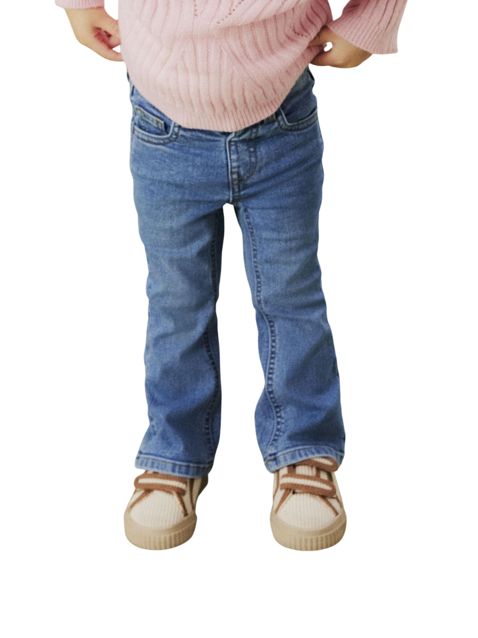 Jeans bambina Name It modello bootcut colore blu medio, vista ravvicinata prodotto indossato 