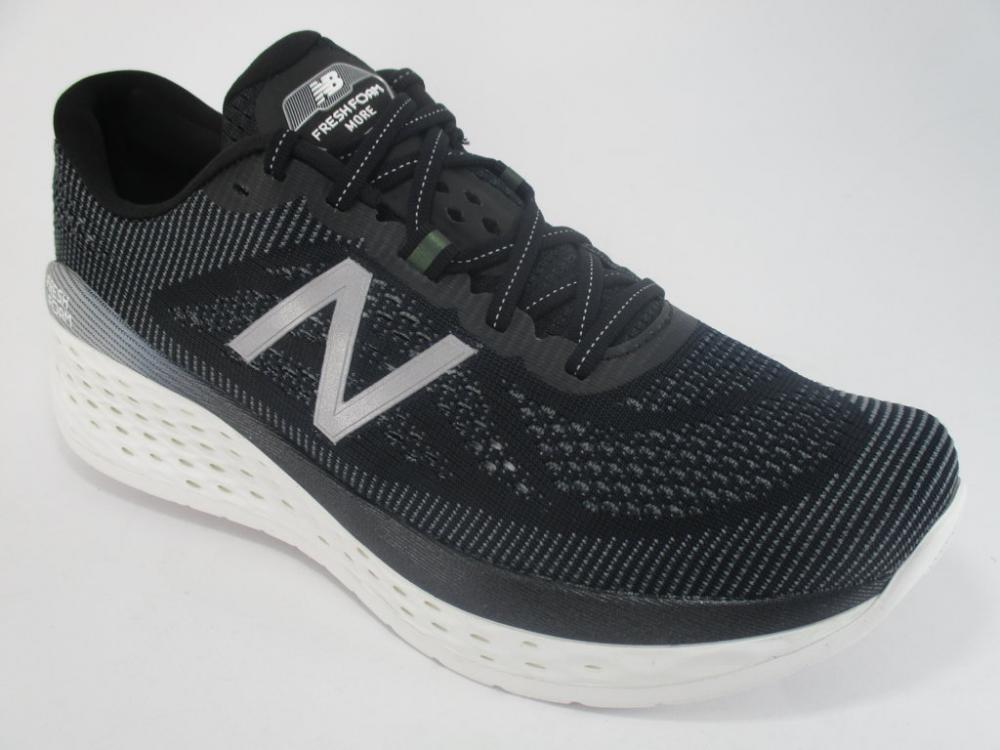 New Balance MMORBK men&#39;s running shoe