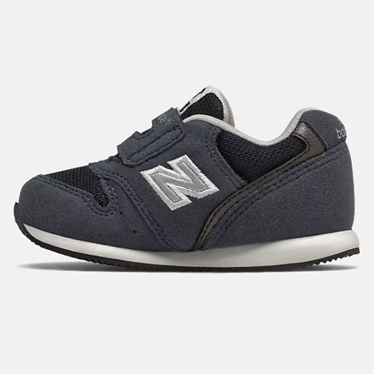 New Balance children&#39;s sneakers with tears IV574MLA