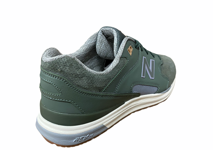 New Balance men&#39;s sneakers ML1550AJ green