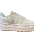 Nike sneakers da donna con zeppa Court Vision Alta in pelle DM0113-100 bianco