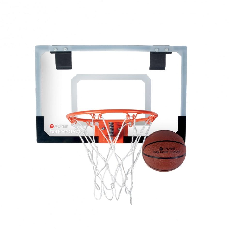 Canestro basket mini Pure 2Improve Fun Hoop Classic P2I100210 montato sopra porta con tabellone e pallone