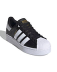 Adidas Originals scarpa sneakers da donna con zeppa Superstar Bold W FV3335 nero-bianco