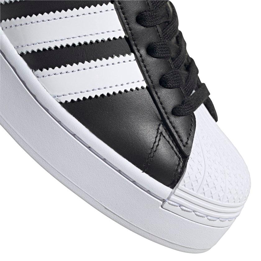 Adidas Originals scarpa sneakers da donna con zeppa Superstar Bold W FV3335 nero-bianco