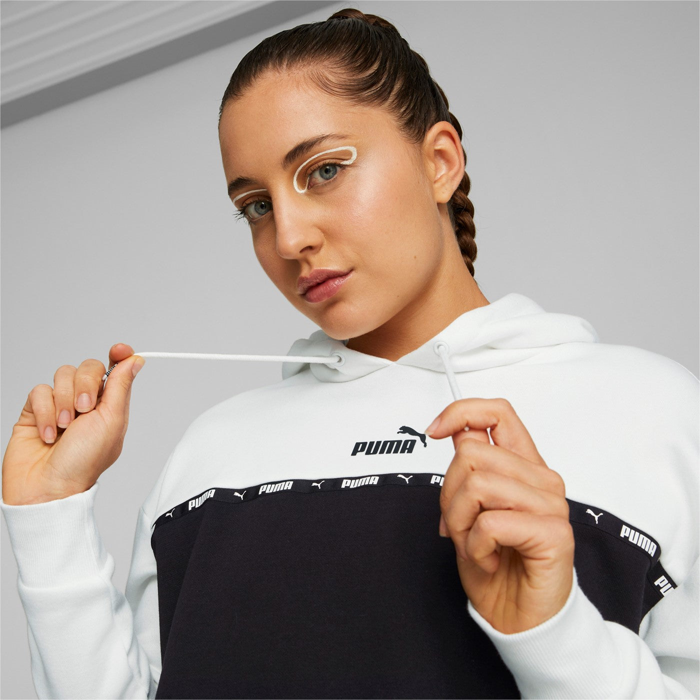 Puma Power Tape two-tone women&#39;s hoodie 849946 02 white black